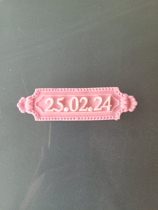 Datum auf Fondantschild