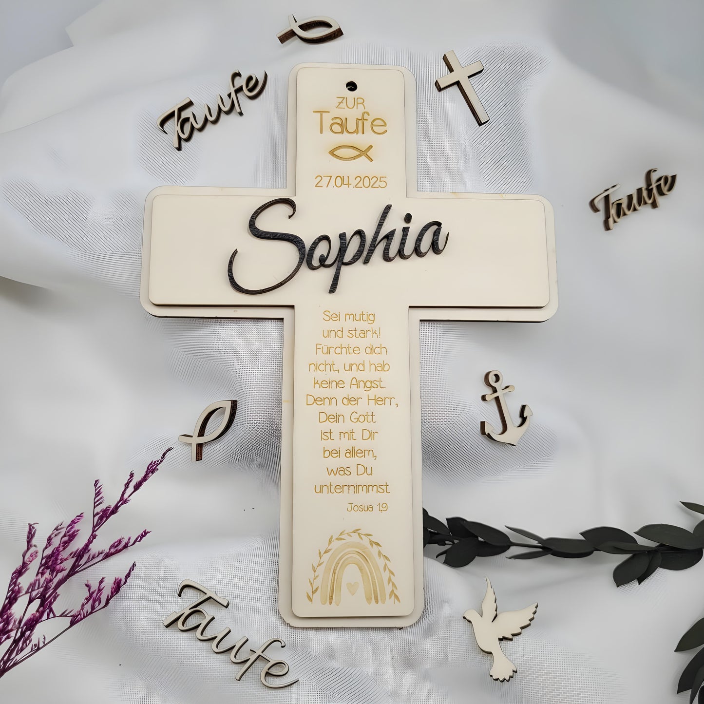 Holzkreuz zur Taufe mit Name und Datum