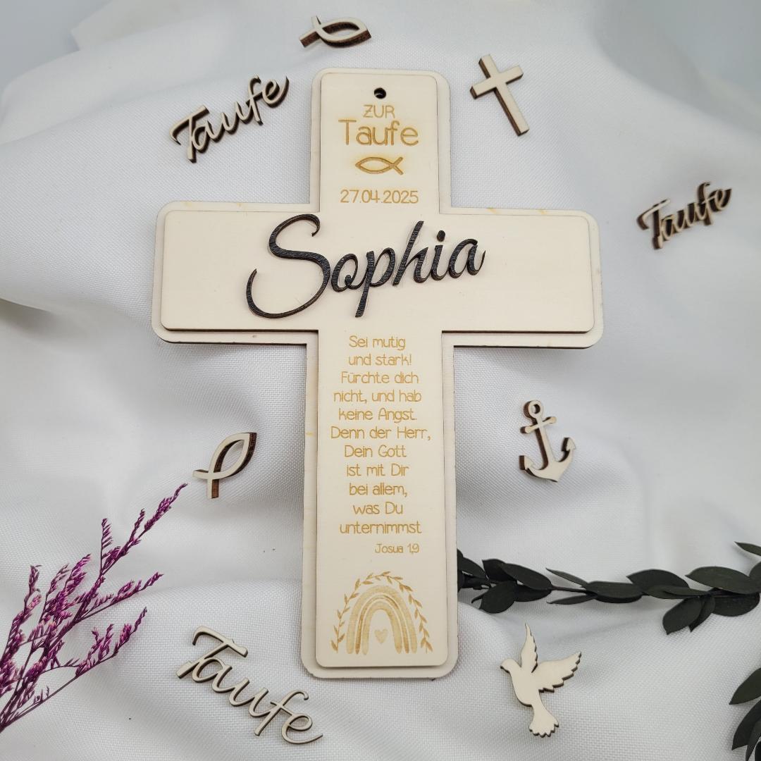 Holzkreuz zur Taufe mit Name und Datum