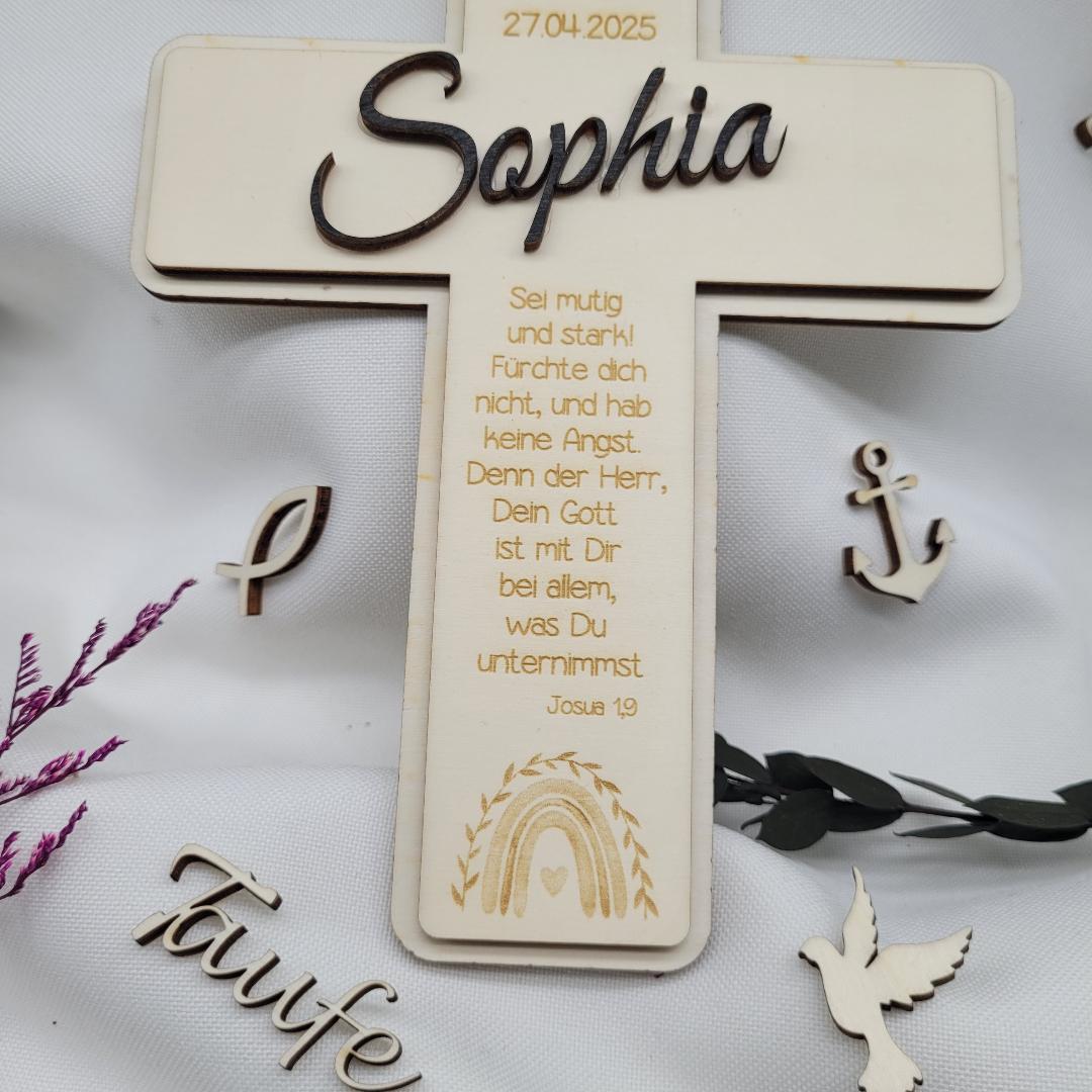 Holzkreuz zur Taufe mit Name und Datum