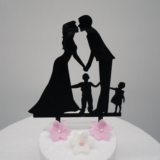 Tortenstecker-Küssendes-Brautpaar-2Kinder