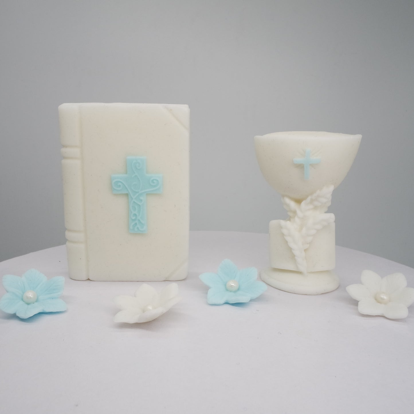 Bibel+ Kelch 3D Model aus Fondant versch. Farben