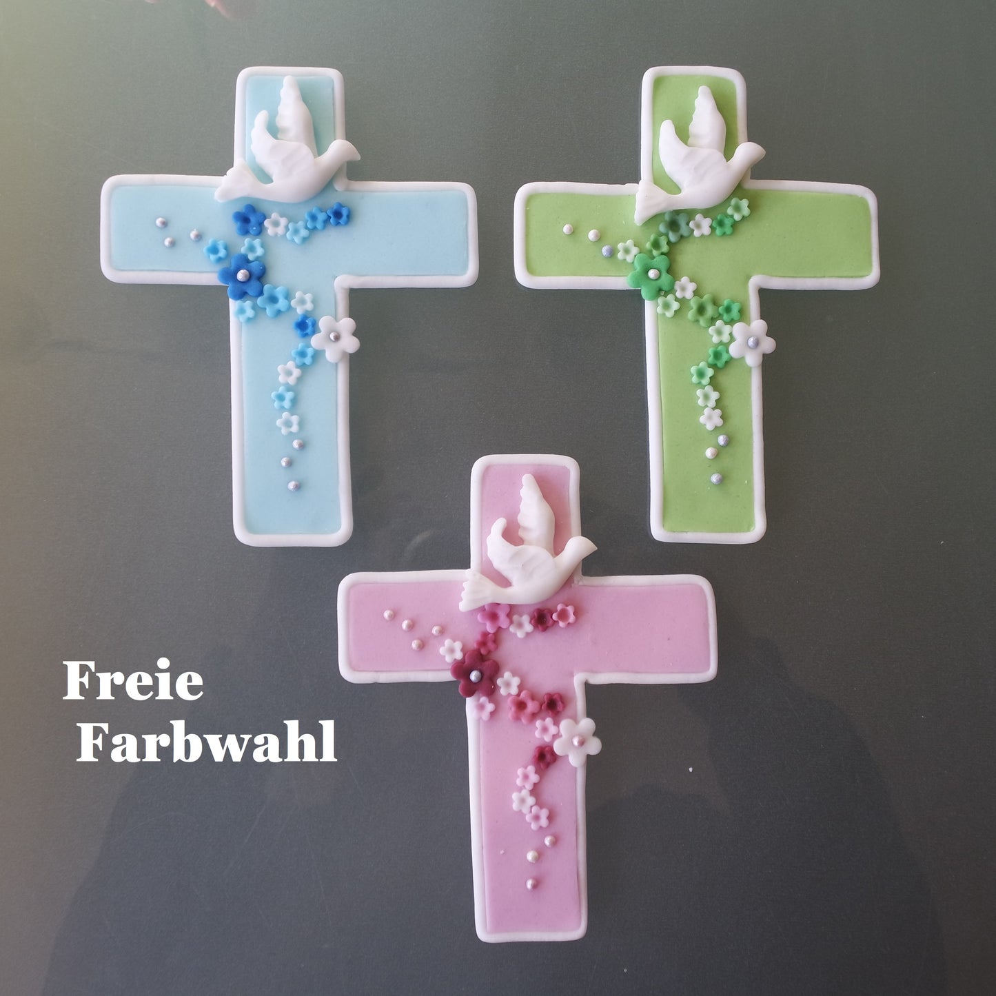 Kreuz-Zuckerdeko-essbar-Kreuz-Taufe-Kommunion-Firmung-Taube