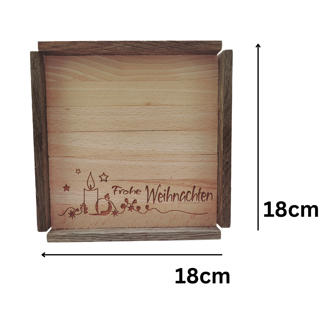 holztablett aus holzklötzchen 18x18 cm gravierte weihnachtliches muster kerze und frohe weihnachten