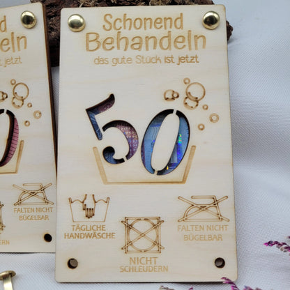 Geschenkkarte  "Shonend behandeln" aus Holz Zahl nach Wunsch - Funny Bake