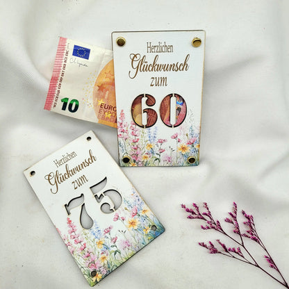 Holzfaserkarte -weiß-aufdruck-bunte-Blumenwiese-Ausgeschnitttene Wunschzahl-Geldkarte-mit Klammern-verschlossen
