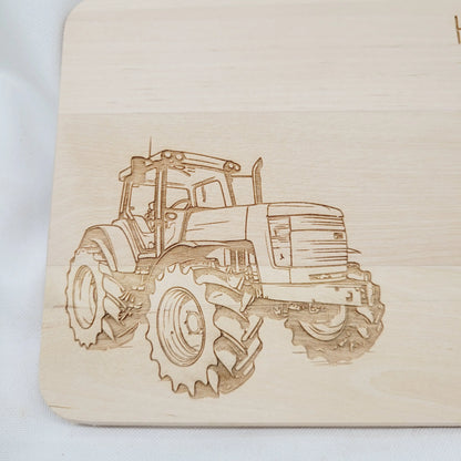 Frühstücksbrett  Traktor mit Name - Funny Bake