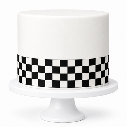KI | Tortenband Karos schwarz-weiß auf weißer Torte – Rennstrecken-Look, essbares Zuckerpapier