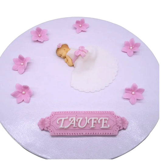 Baby im Taufkleid aus Fondant – essbare Tortendekoration zur Taufe Funny Bake