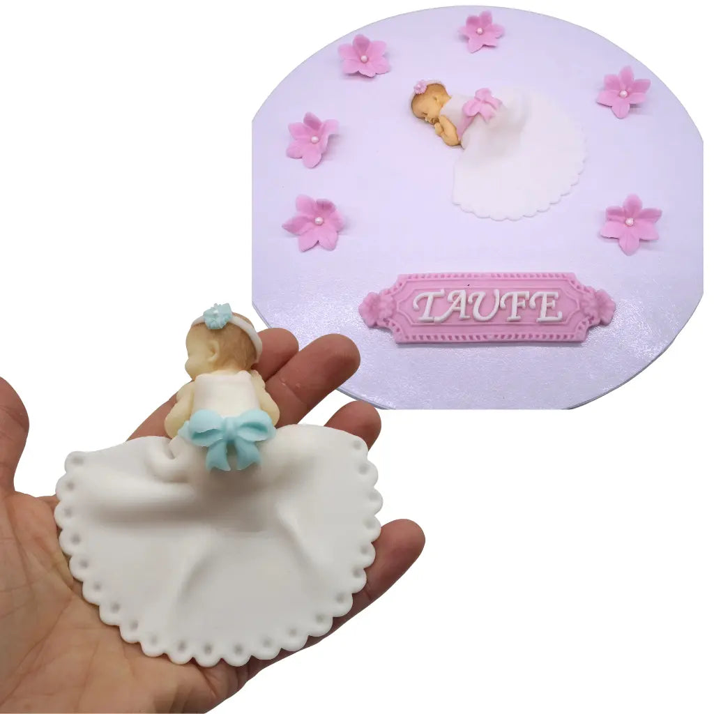 Baby im Taufkleid aus Fondant – essbare Tortendekoration zur Taufe Funny Bake