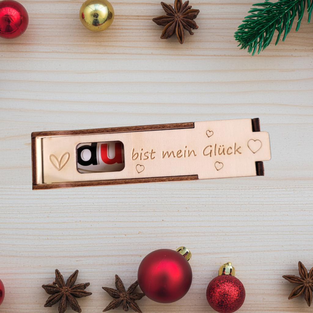 schokoriegel box holzkiste graviertes herz und Spruch: Du bist mein glück 