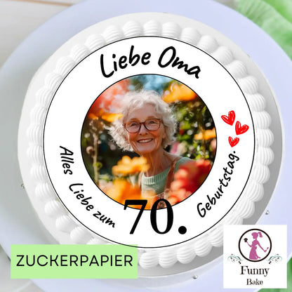essbarer tortenaufleger untergrund weiss schrift schwarz liebe oma mit zahl und photo tortendeko photoaufleger