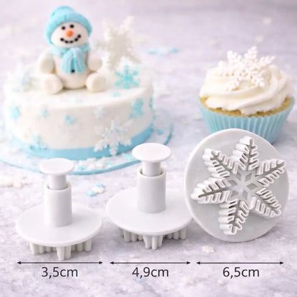 „Schneeflocken Fondant Ausstecher Set mit drei Größen – 3,5 cm, 4,9 cm und 6,5 cm Durchmesser“