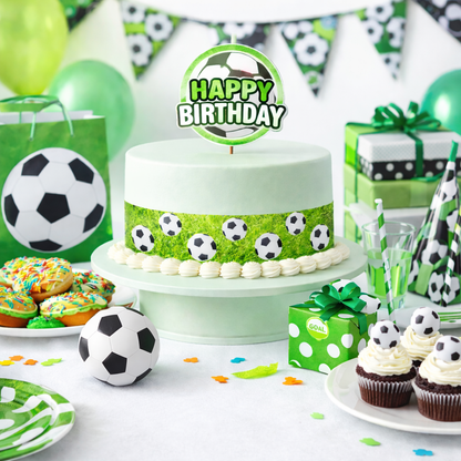 Fußball Torte mit Tortenband in Rasenoptik als Tortendeko für Kindergeburtstag
