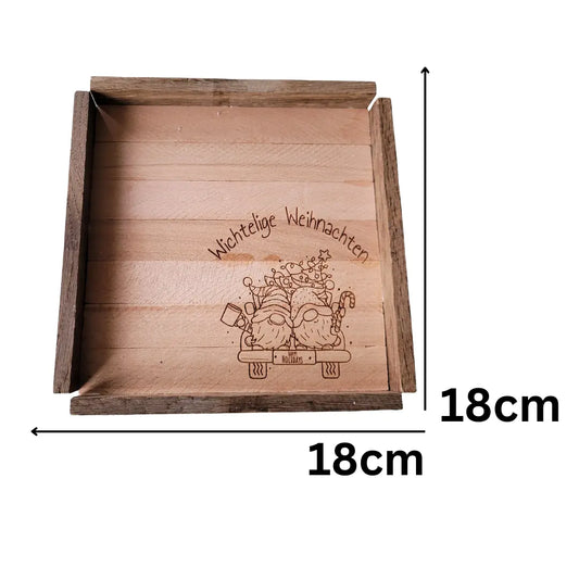 rustikales holztablett 18x18 cm, naturbelassen mit gravur wichtelige weihnachten – weihnachtsdeko für zuhause