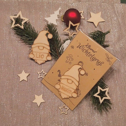 Holzanhänger „Wichtel“ – für Geschenke & Weihnachtsdeko