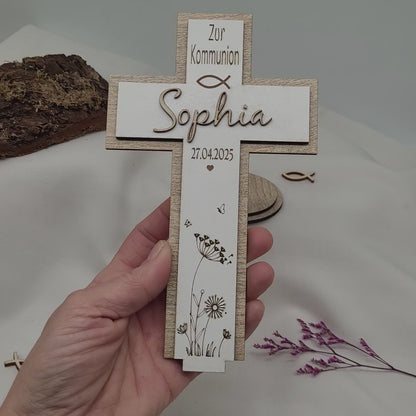Kommunion-Kreuz-ersonalisiert-holz.Tischdeko-Streudeko-Geschenk-