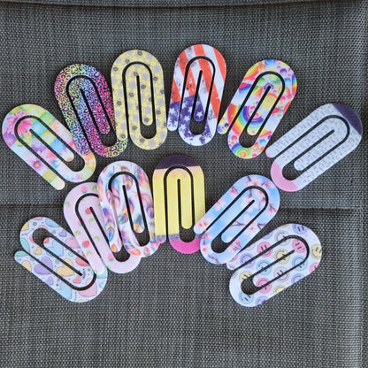 Jumbo-Bueroklammer-bunt-Schulanfang-Acryl-Geschenk-Buero-Lesezeichen-10cm-5cm-14Motive-wichtelgeschenk-Leseanfaenger-Schulanfänger