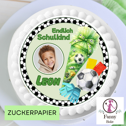 Personalisierter Tortenaufleger zur Einschulung mit Fußballmotiv, Name und Foto