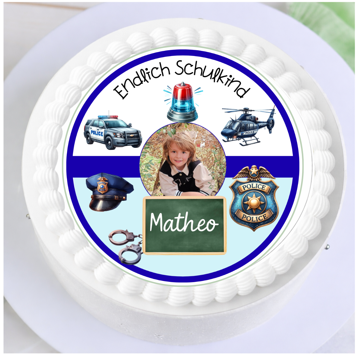 Moderner Tortenaufleger zur Einschulung mit Ritter und Drache für Jungen, farbenfrohes Schulmotiv mit leerer Tafel