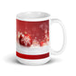 Tasse mit Christbaumkugeln