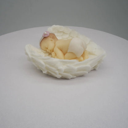 Tortendeko Baby in weißen Flügeln - Funny Bake