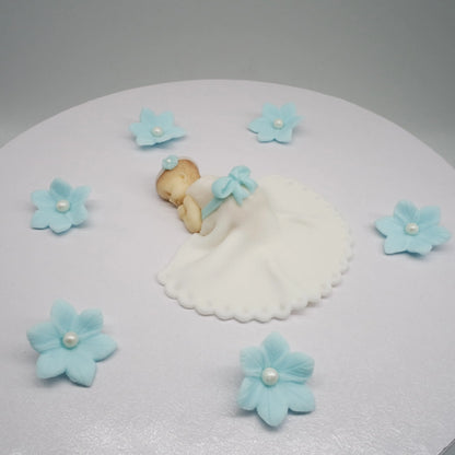 baby in Taufkleid essbar Zuckerdeko Tortendeko 